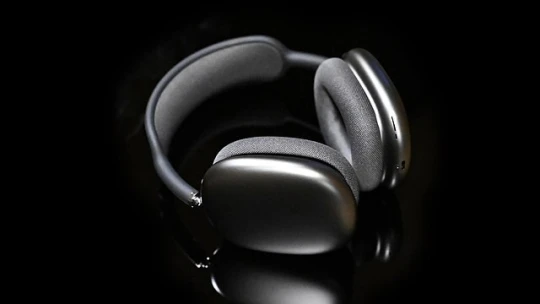 Policie v&nbsp;New Yorku pátrá po&nbsp;gangu zlodějů, který chodcům krade sluchátka AirPods