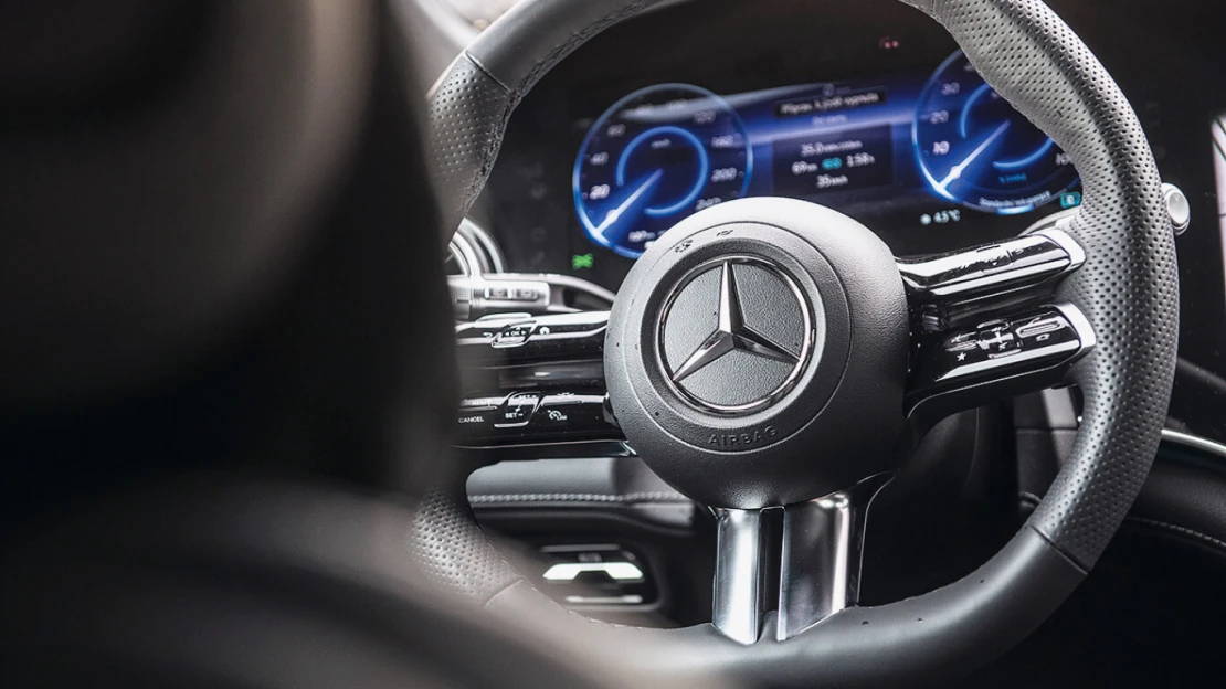 Konec spolupráce s&nbsp;ruským výrobcem nákladních vozů. Mercedes prodal podíl v&nbsp;Kamazu