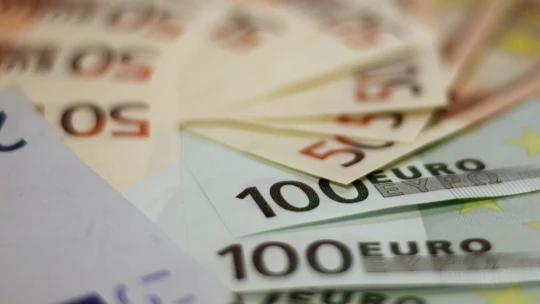 Uklidnění ekonomické situace? Inflace v&nbsp;EU mírně klesá a&nbsp;akcie posilují
