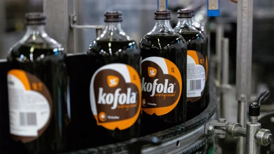 Kofolu milují i v Japonsku. Stojí tam ale jako šampaňské