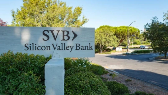 Největší bankovní úpadek od roku 2008. Americká SVB zkrachovala