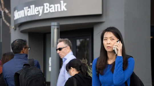 Na bankovní frontě klid. Největší krizi za patnáct let se zatím daří držet na uzdě