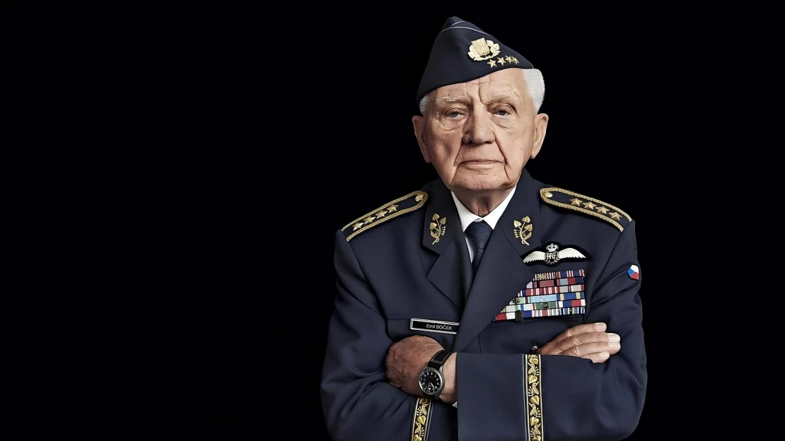 Zemřel válečný veterán a&nbsp;pilot britské RAF Emil Boček. Bylo mu rovných sto let