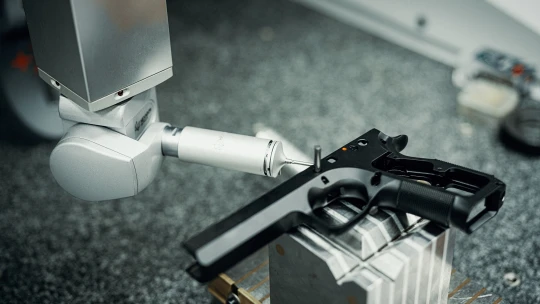 Česká zbrojovka ukončí v&nbsp;Kalifornii prodej pistolí CZ 75. Důvodem je tamní legislativa