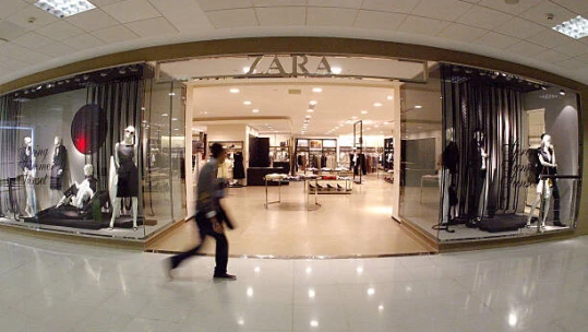 Oděvní kolekce se povedla. Majitel Zary zvýšil zisk