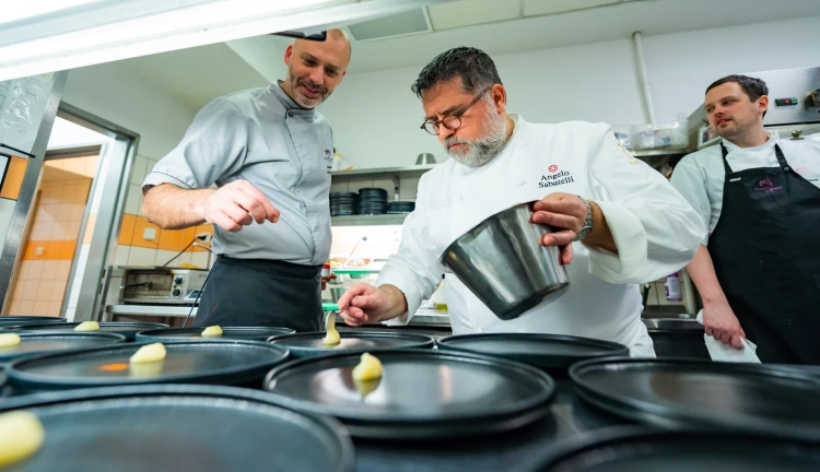Angelo Sabatelli v restauraci Le Grill