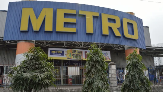 Křetínského Metro se brání: Nejsme sponzoři války, podporujeme Ukrajinu