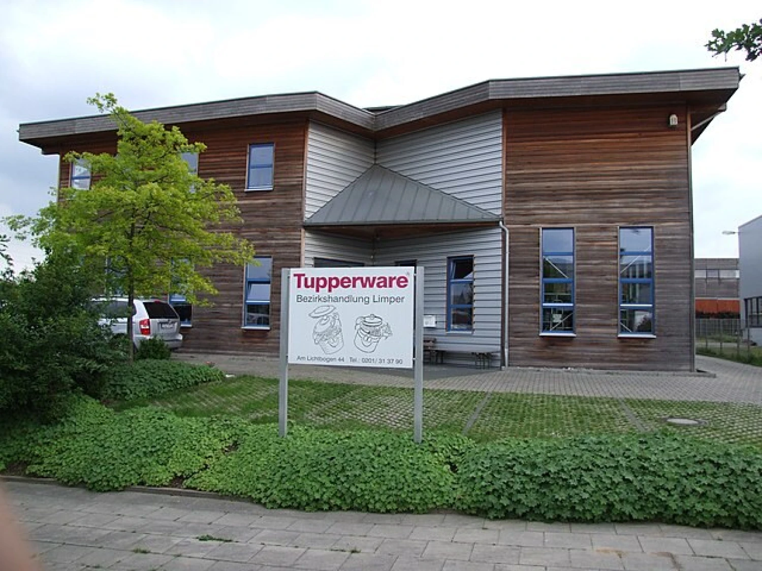 Výrobce kuchyňského náčiní Tupperware má problémy. Akcie se propadly o&nbsp;téměř polovinu