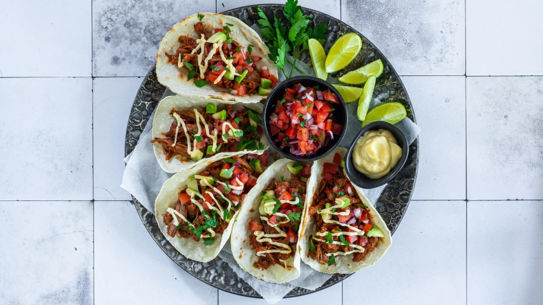 Street food doma: lahodné tacos s&nbsp;trhaným hovězím & domácí BBQ omáčkou