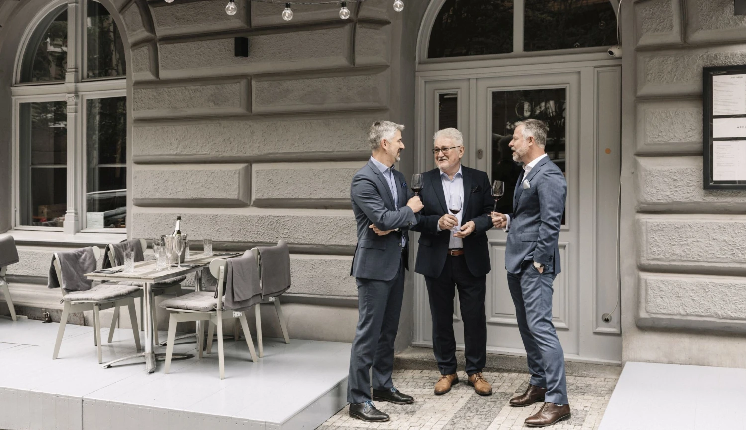 Chyběl jim český fine dining. Na Vinohradech servírují sumce a rajskou