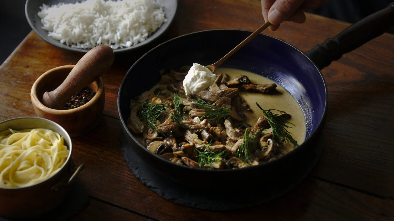 Kuřecí Stroganov za 20 minut. Comfort food, který zvládnete i ve chvílích totálního off
