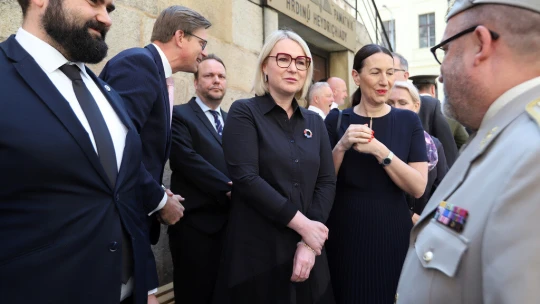 Přes 122 miliard za americké letouny? Nepřekvapivé, říká Černochová