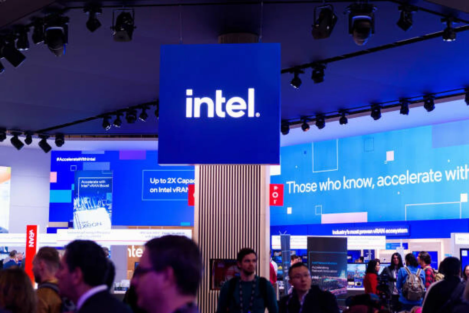 Rušení pracovních míst i konec vyplácení dividend. Intel reaguje na ztrátový kvartál