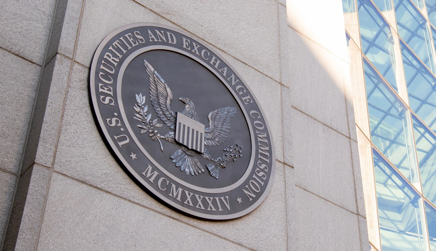 Schválit bitcoinový ETF? Ne, raději páku, říkají američtí regulátoři