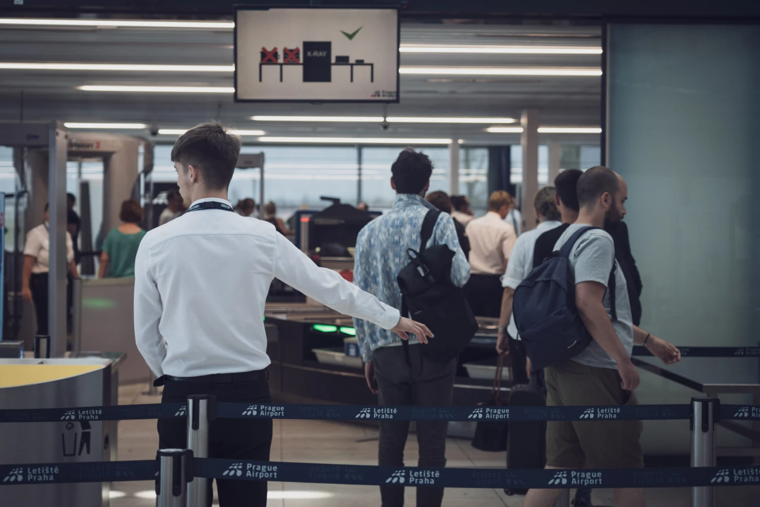 Na váhu! Finnair žádá pasažéry, aby se s příručními zavazadly nechali zvážit