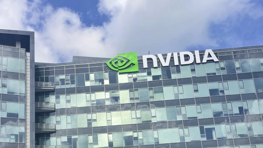 Nvidia se stala nejhodnotnější firmou na světě. Těží ze zájmu o&nbsp;AI