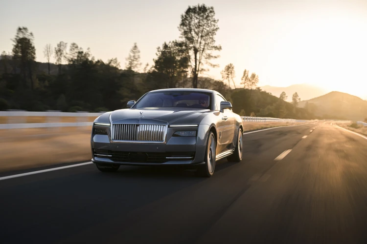 První test elektrického Rolls-Royce Spectre. Enjoy the silence_3