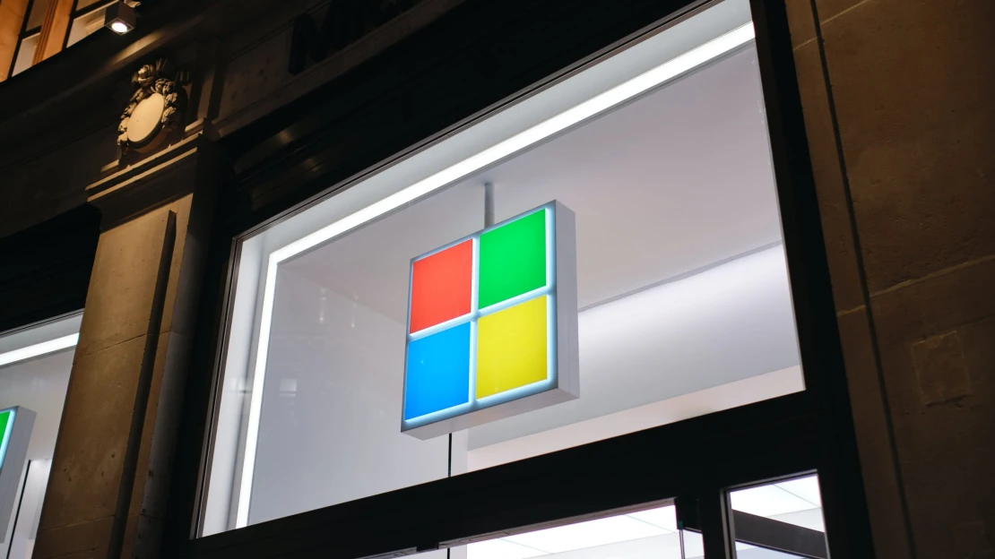 Cloudové služby a&nbsp;investice do AI. Microsoft hlásí nárůst zisku o&nbsp;dvacet procent