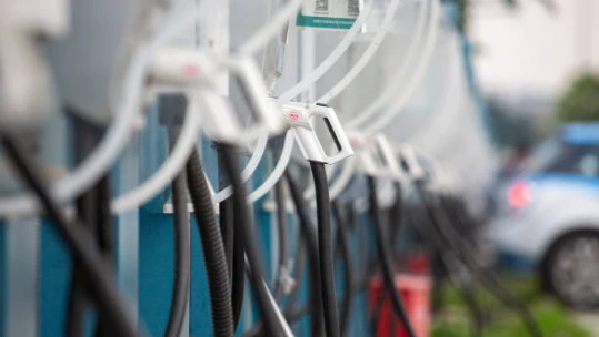 BYD kupuje čínskou divizi mobilní elektroniky Jabil. Zaplatí desítky miliard