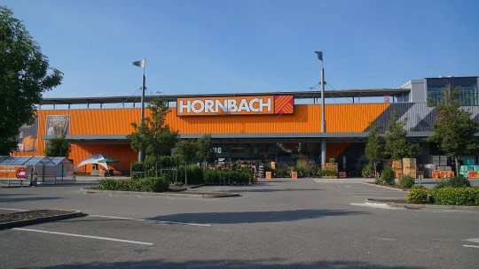 Hornbach v&nbsp;Česku vykázal zisk 975,7 milionu korun. Meziročně ho snížil