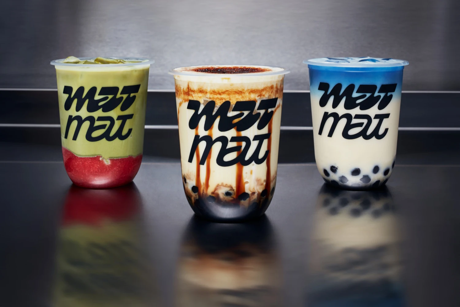 Bubble tea jako nápoj teenagerů? Nový podnik u žižkovské věže mýtus vyvrací