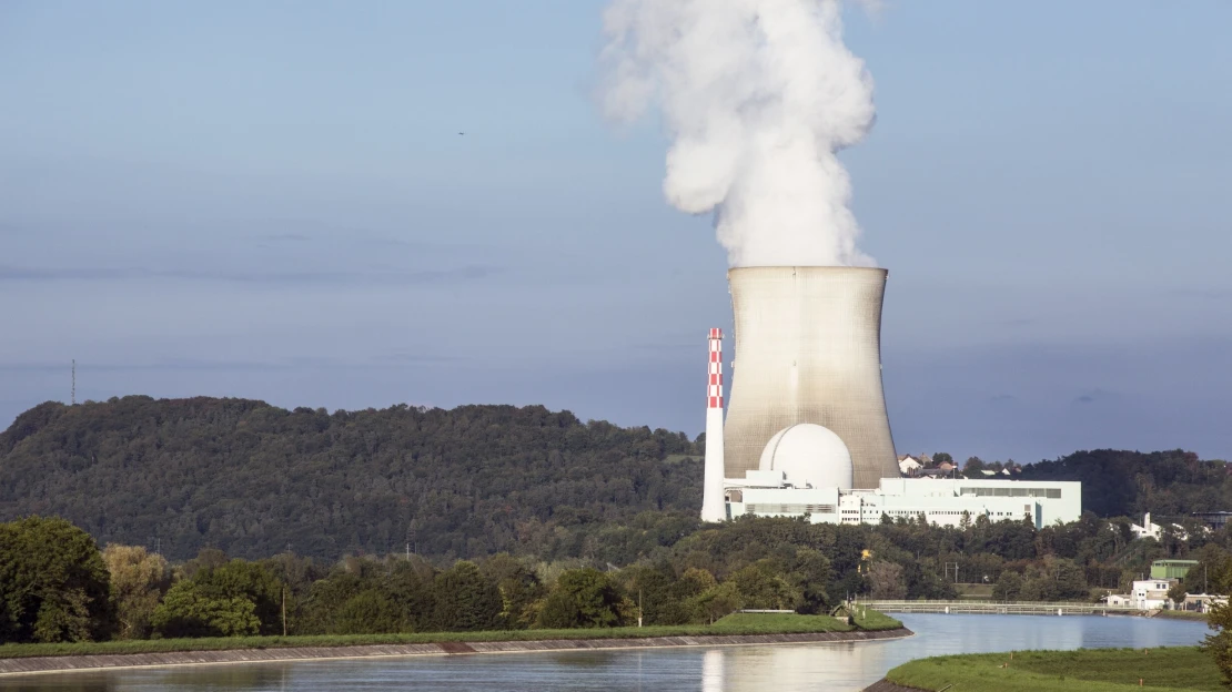 Polsko chystá první jadernou elektrárnu. Postaví ji do roku 2033