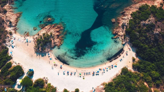 Božská margherita i&nbsp;pláže jako v&nbsp;Karibiku. Užijte si neobjevenou Sardinii