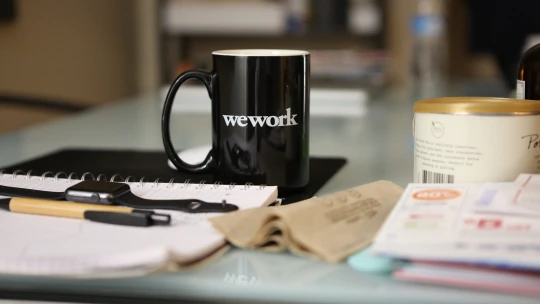 Vedení na odchodu a&nbsp;propad akcií. WeWork je opět v&nbsp;potížích