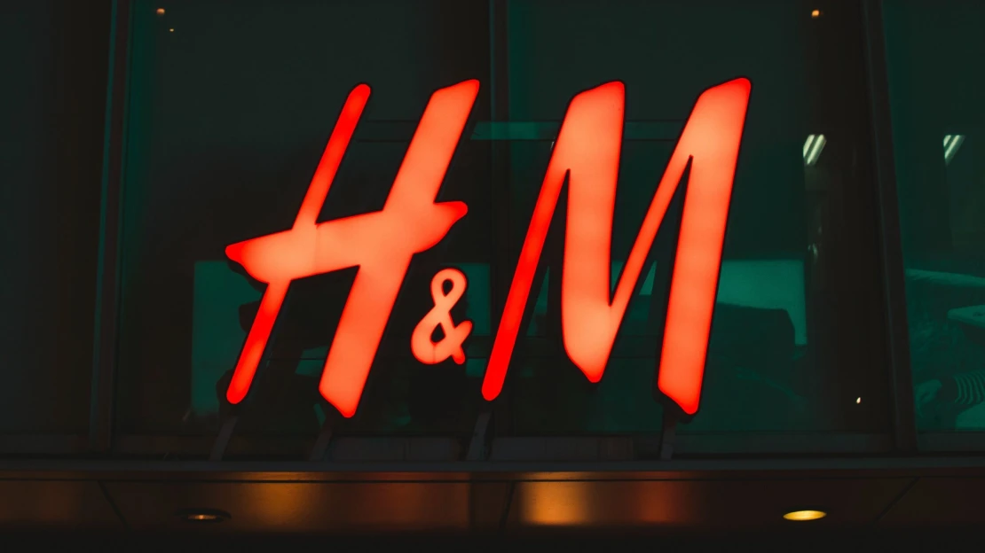 Invazi navzdory. H&M chce na Ukrajině znovuotevřít pobočky