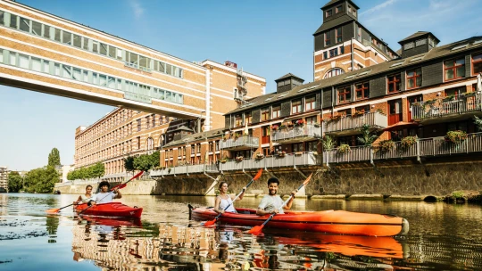 Udržitelné cestování v Německu. Objevujte památky bez auta, na kole, kánoi i paddleboardu