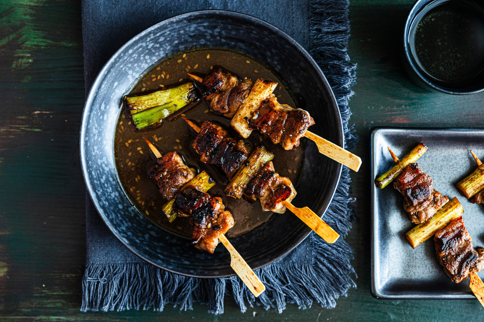 japonske spizy z veproveho bucku a jarni cibulky