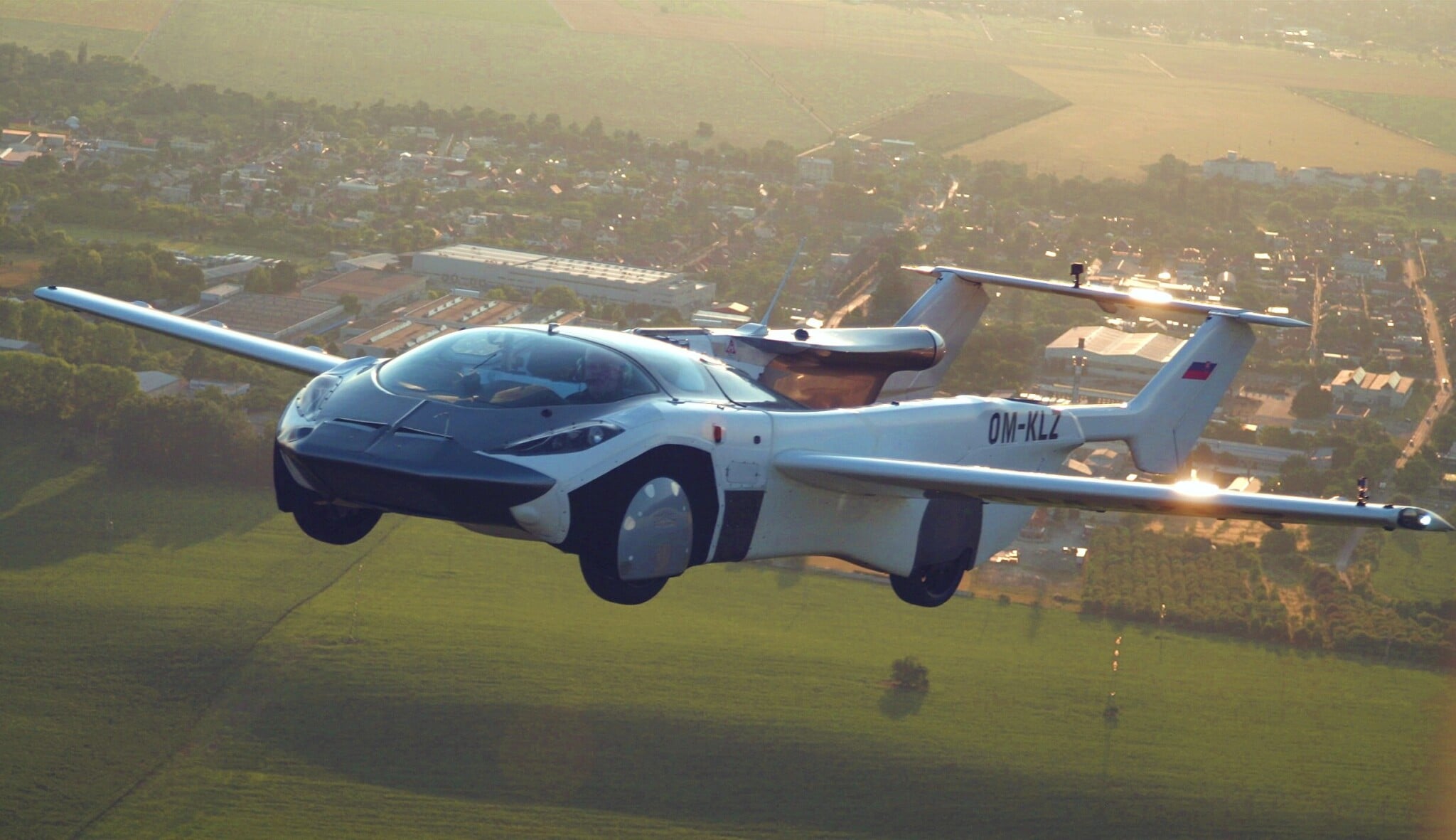 Domácí roboti i létající auta. Jaké technologické novinky přinese rok 2026?