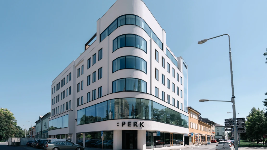 Vesmírná loď na náměstí. V&nbsp;Šumperku otevřel designový hotel Perk