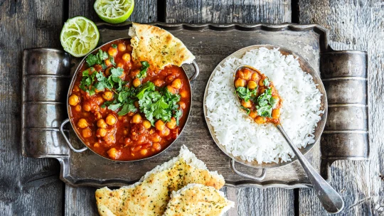 S příborem i bez. Na indické chana masale si pochutnají všichni kolem stolu