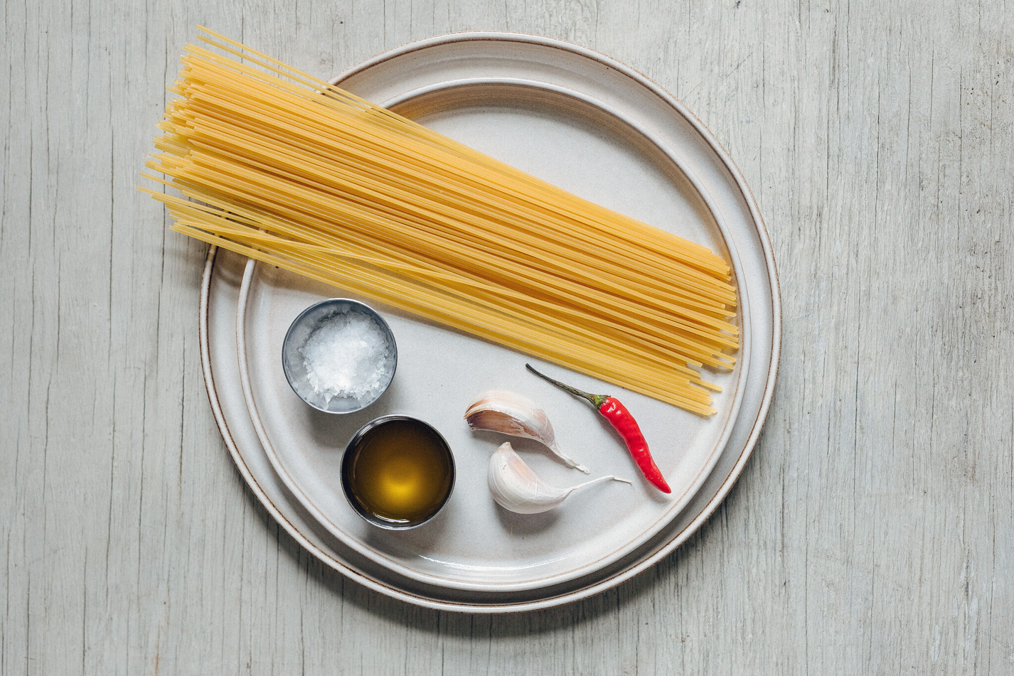 Špagety aglio, olio e peperoncino