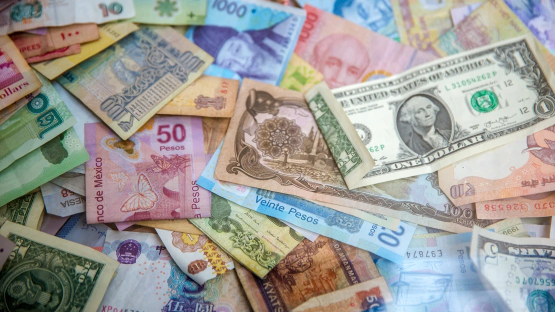 Ranní výběr: Osobnosti roku i&nbsp;Česka. A&nbsp;který miliardář se rozhodl dělit o&nbsp;zisk