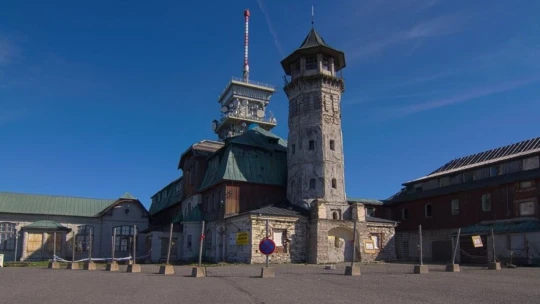 Poslední šance. K záchraně hotelu na Klínovci se přidává Sokolovská uhelná