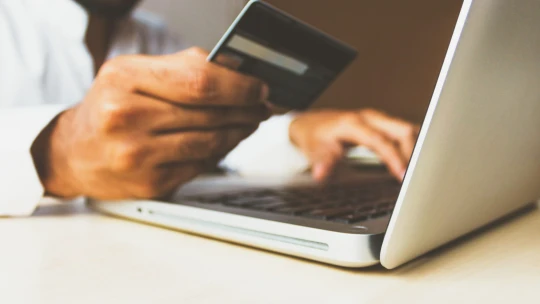 Pozitivní očekávání se nenaplnila. Obrat e-shopů ve třetím kvartálu klesl o&nbsp;3 procenta
