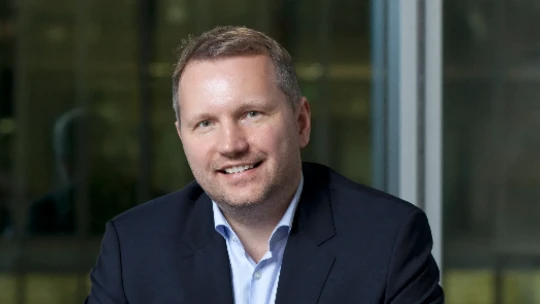 Soudu se nedaří projednat daňovou kauzu podnikatele Savova. Proces opět nezačne