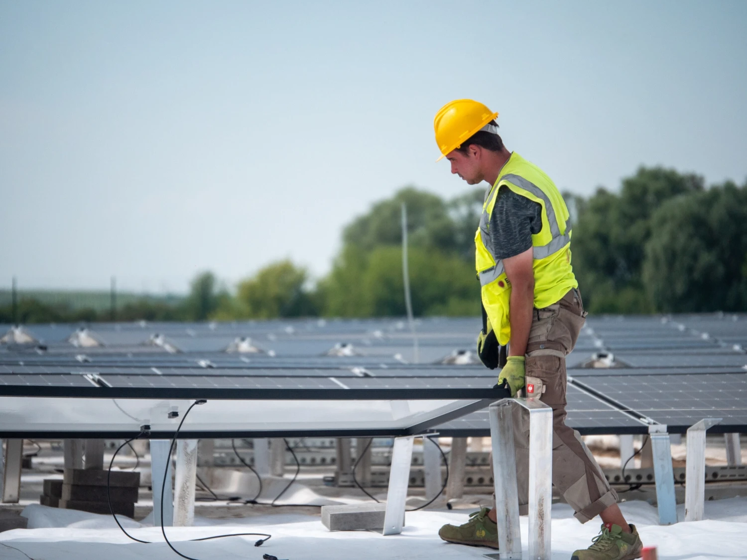 Senát chce vypustit kontroly solárních elektráren. Lex plyn znovu předhodil Sněmovně