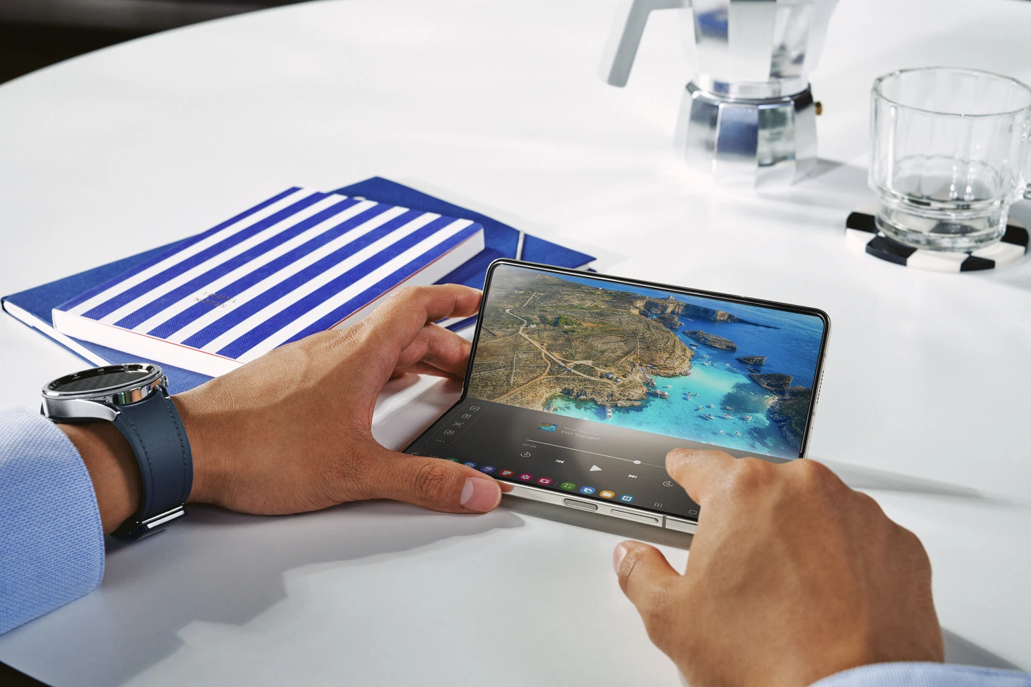 Skládací telefon jako multifunkční nástroj. Samsung přináší revoluci v pracovní efektivitě