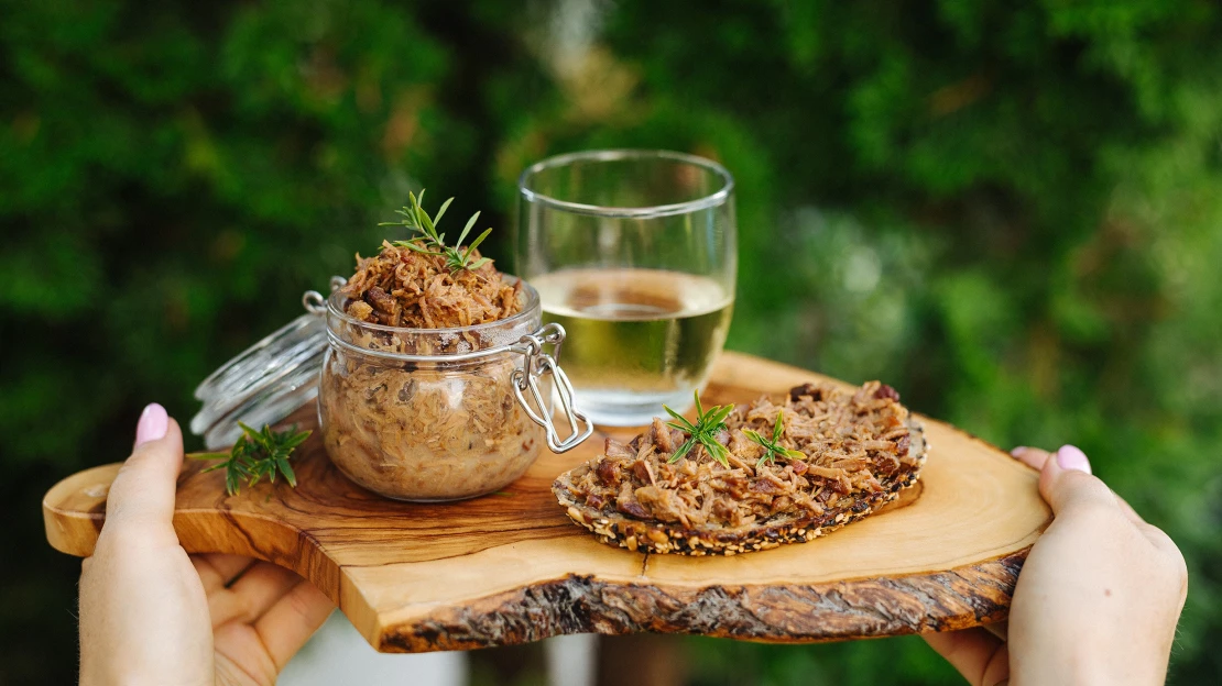 Nespěchejte. Kančí rillettes si vychutnáte k líné snídani i jako delikátní jedlý dárek