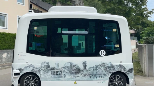 Nehody samořízených vozidel? V&nbsp;Británii rozhodli, že zodpovědní budou výrobci