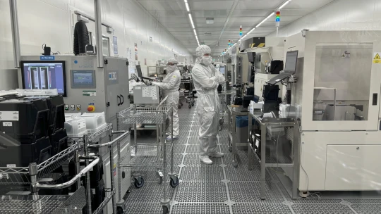 Onsemi získala významnou zakázku od Nvidie. Na výrobě AI systému se bude podílet i&nbsp;rožnovský závod