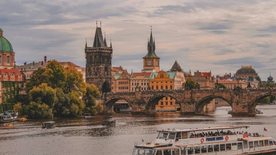 Turistická sezona lepší než před covidem. Do Česka letos přijelo 7,9 milionu lidí