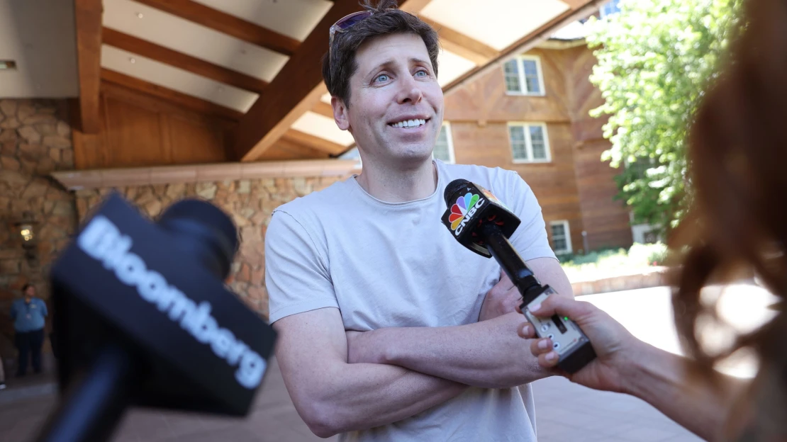 Sam Altman zpět ve správní radě OpenAI. Společnost deklarovala plnou důvěru v&nbsp;něj