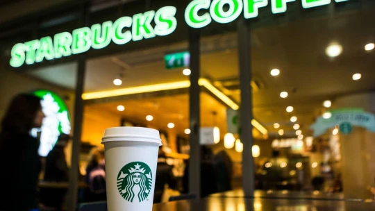 Rekordní příjmy Starbucks. Díky otevření nových provozoven a zvýšené efektivitě