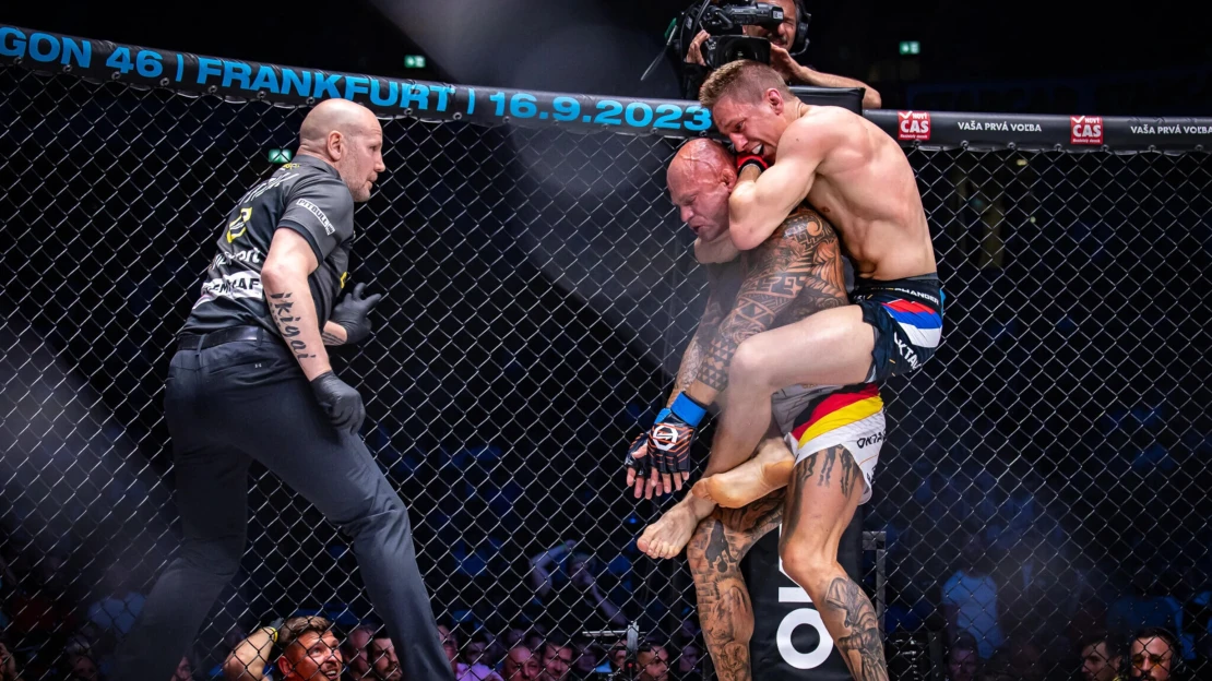Krev, pot a&nbsp;klec. MMA si letos získalo srdce Čechů a&nbsp;míří ještě o&nbsp;úroveň výš
