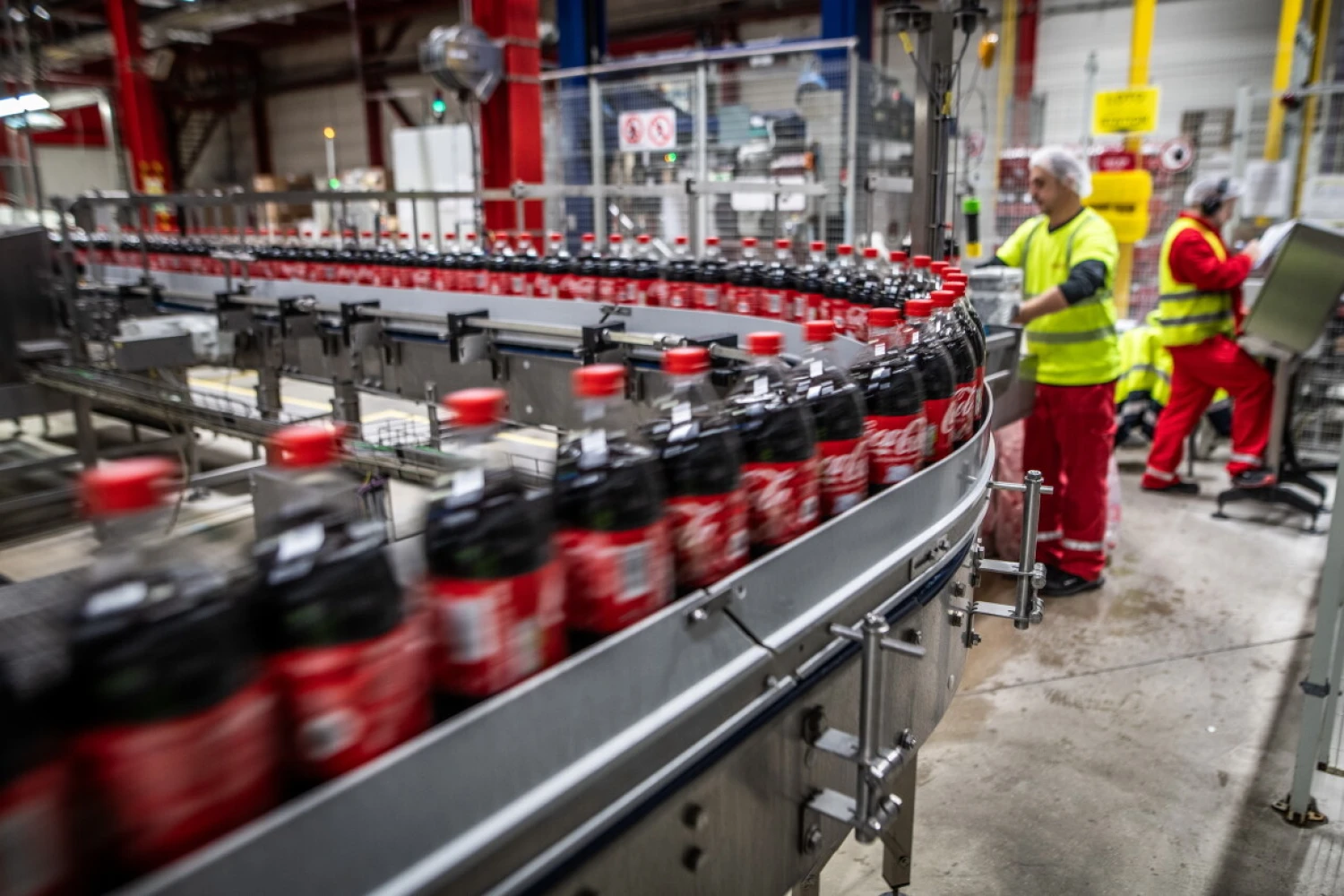 Coca-Cola zvýšila čtvrtletní zisk o pět procent. Svůj úspěch přičítá vyšším cenám i poptávce