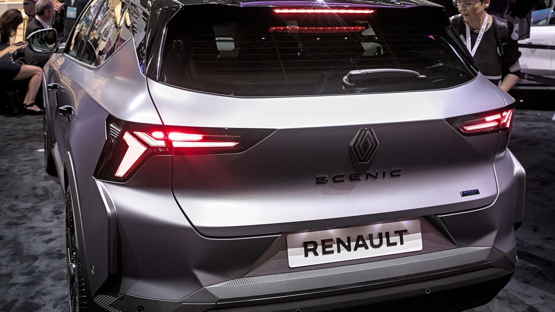 Renault chce snížit výrobní náklady o padesát procent. Počítá přitom s využitím AI